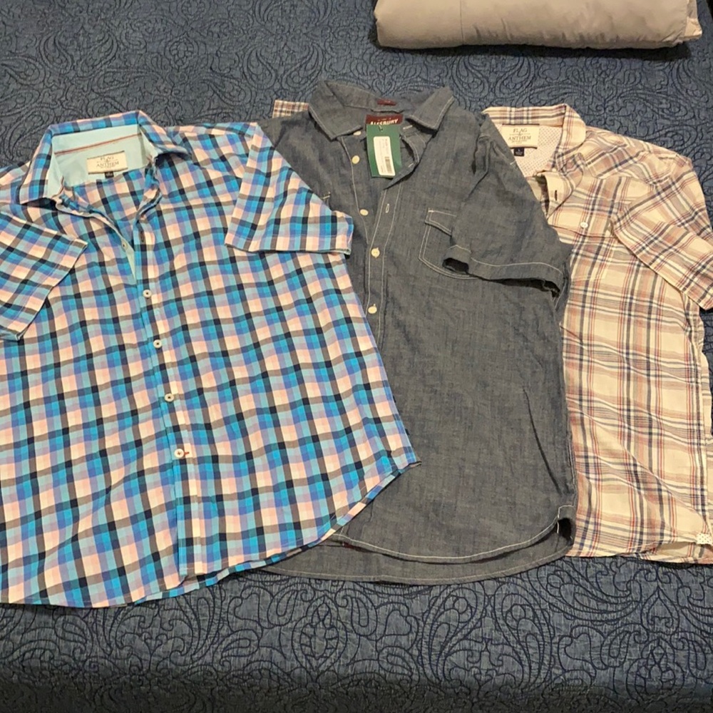 NWT Men’s Short Sleeve Button down bundle! 3shirts